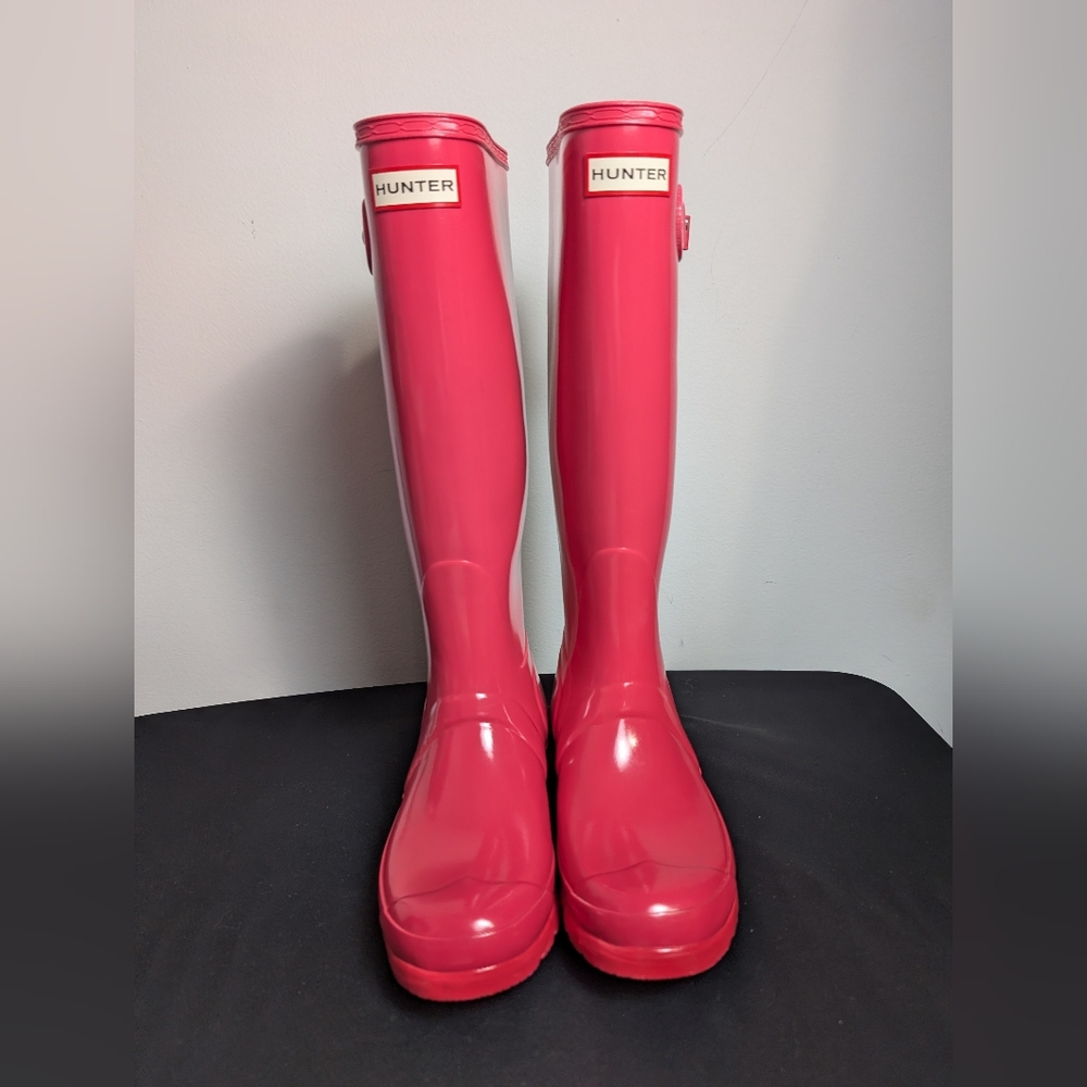 Hunter Women's Tall Gloss Rain Boots in Hot Pink
